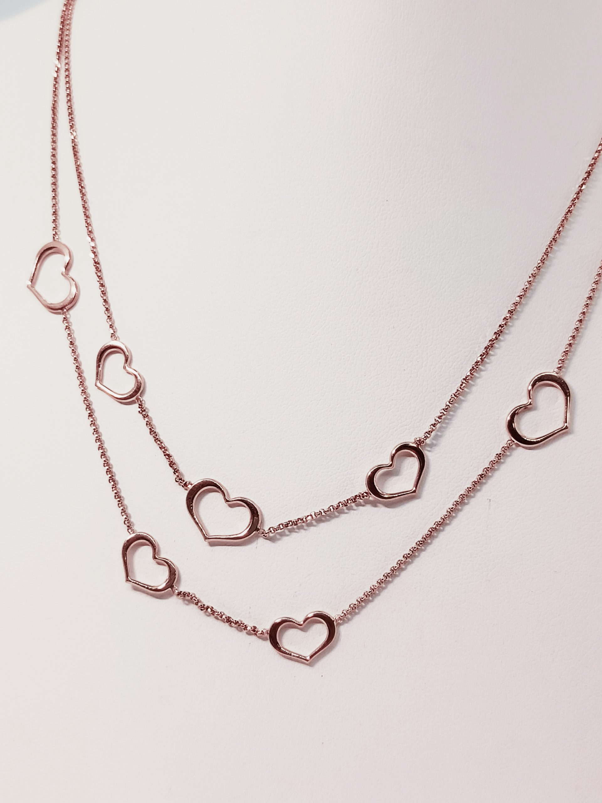 collar corazones rosa